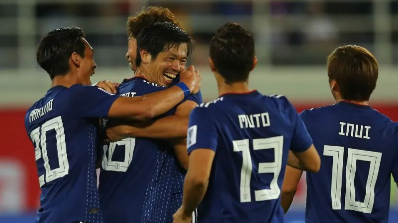 Nhật Bản - Uzbekistan 2-1: Muto, Shiotani Tsukasa tỏa sáng giành ngôi đầu bảng F