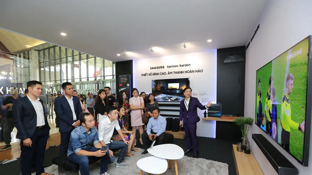 Samsung ra mắt tivi QLED 8K tại Việt Nam