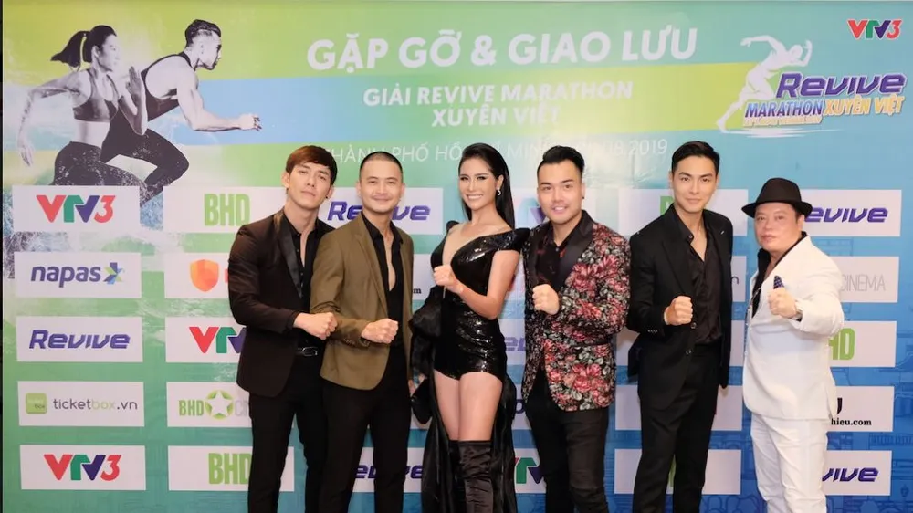 Giải chạy thu hút nhiều sự tham gia của các nhân vật nổi tiếng.