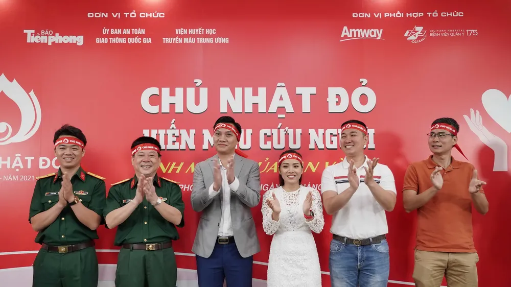 Ngày 25/3 tại TPHCM, báo Tiền Phong phối hợp cùng Amway Việt Nam và Bệnh viện Quân y 175 tổ chức chương trình Chủ nhật Đỏ năm 2021.