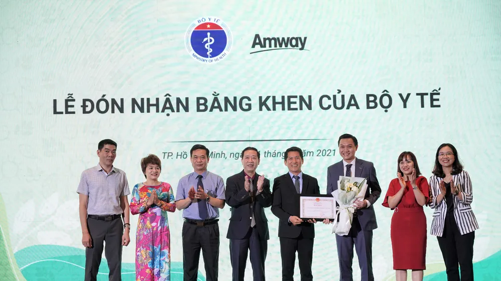 Amway Việt Nam lần thứ 2 đón nhận Bằng khen của Bộ Y tế 