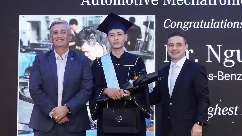 Mercedes-Benz Việt Nam đào tạo nguồn nhân lực chuyên nghiệp cho ngành ô tô Việt Nam