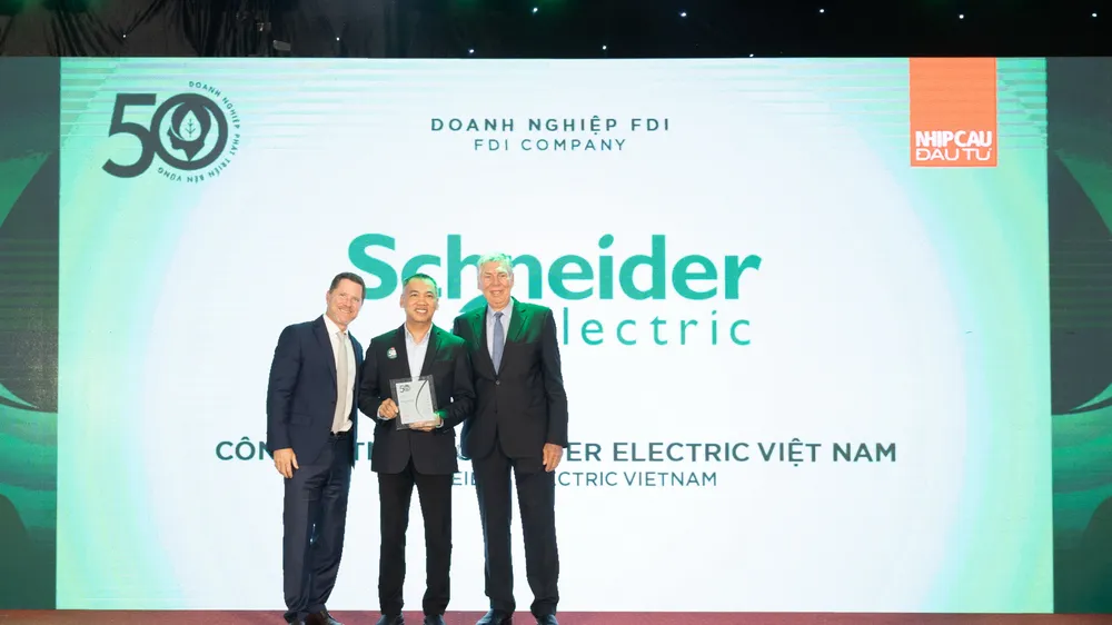Schneider Electric Việt Nam được vinh danh “Tốp 50 Doanh nghiệp Phát triển bền vững 2022”