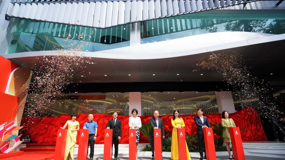Amway Center tọa lạc tại 410B-C-D Nguyễn Thị Minh Khai, phường 5, quận 3