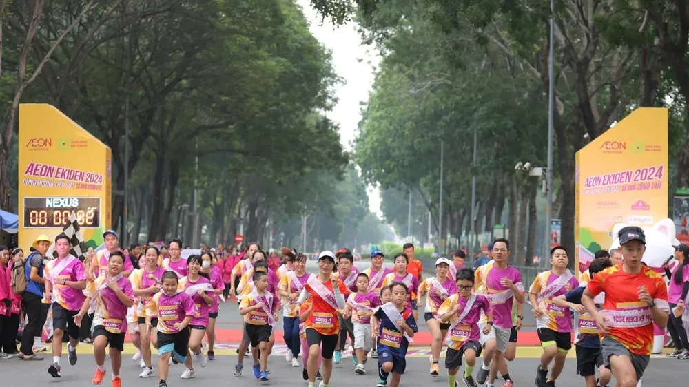 Không khí hào hứng tại đường chạy