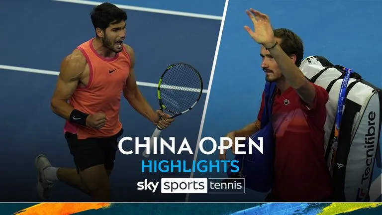 Daniil Medvedev vs Carlos Alcaraz 5-7, 3-6: Hạ Medvedev, Alcaraz giành quyền vào chung kết China Open gặp Jannik Sinner