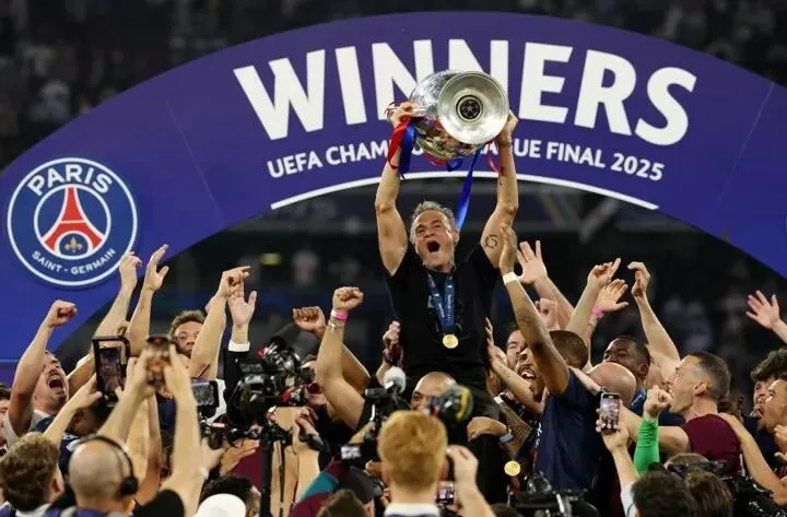 Dàn sao Donnarumma, Hakimi, Marquinhos, Pacho, Nuno Mendes, Joao Neves, Vitinha, Fabian Ruiz, Doue, Dembele, Kvaratskhelia giúp HLV Luis Enrique làm nên lịch sử bóng đá Pháp khi lần đầu vô địch Champions League 