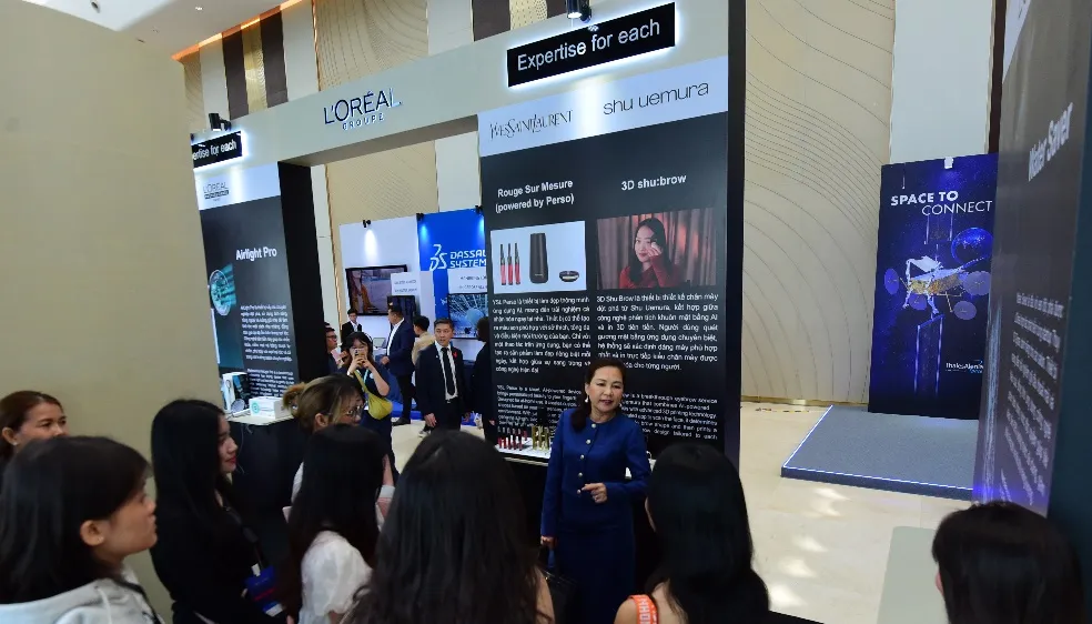 L'Oréal giời thiệu những thiết bị công nghệ định hình tương lai ngành làm đẹp 