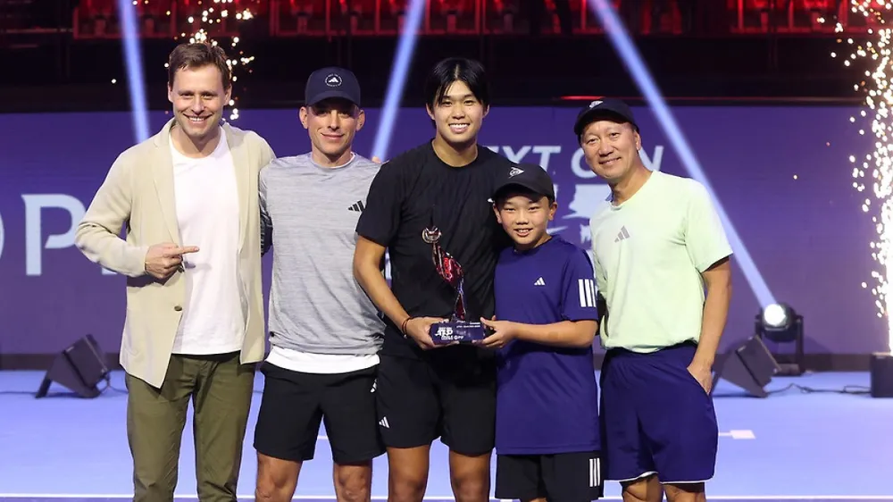 Hành trình sao trẻ người Mỹ gốc Việt - Learner Tien đăng quang Next Gen ATP Finals 2025, trò cưng HLV Michael Chang thách thức Alcaraz, Sinner
