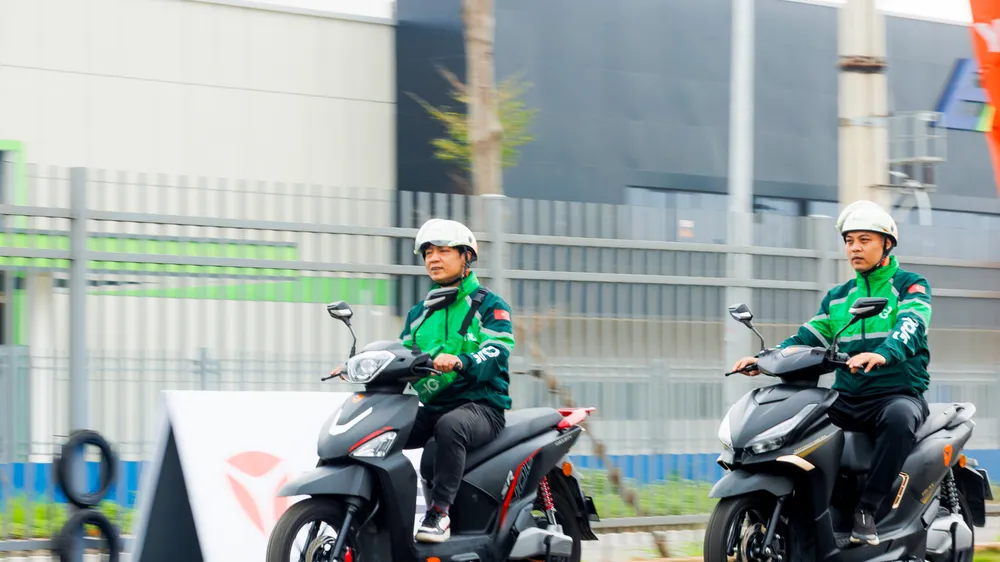 Hợp tác chuyển đổi sang xe máy điện Yadea cho đối tác tài xế Grab