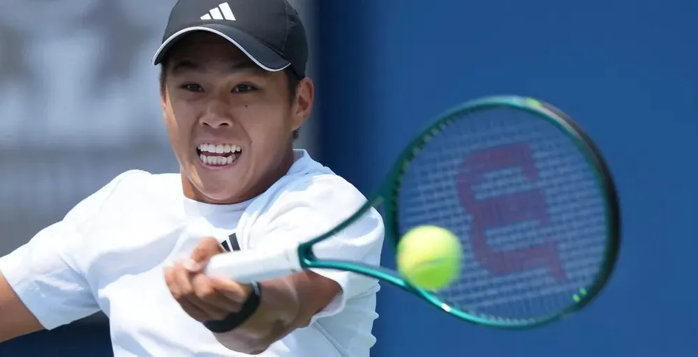 Learner Tien vs Damir Dzumhur 6-2, 6-1: Tay vợt gốc Việt dễ dàng hạ Dzumhur, hiên ngang gặp Alexander Bublik ở vòng 3 Rome Open 2026