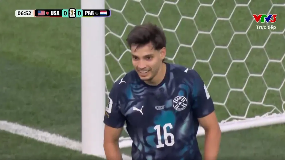 Damian Bobadilla bất ngờ phản lưới nhà, giúp Mỹ mở tỷ số trận đấu trước Paraguay sau 7 phút thi đấu