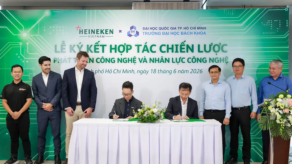 HEINEKEN Việt Nam và Trường Đại học Bách Khoa - ĐHQG TP.HCM ký kết hợp tác chiến lược thúc đẩy phát triển ứng dụng công nghệ và nguồn nhân lực công nghệ 