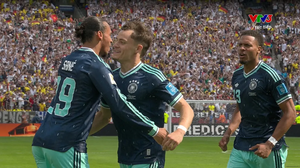 Ngay phút thi đấu thứ 2, Wirtz chuyền ngang, Leroy Sane dứt điểm chớp nhoáng sớm mở tỷ số 1-0 cho Đức