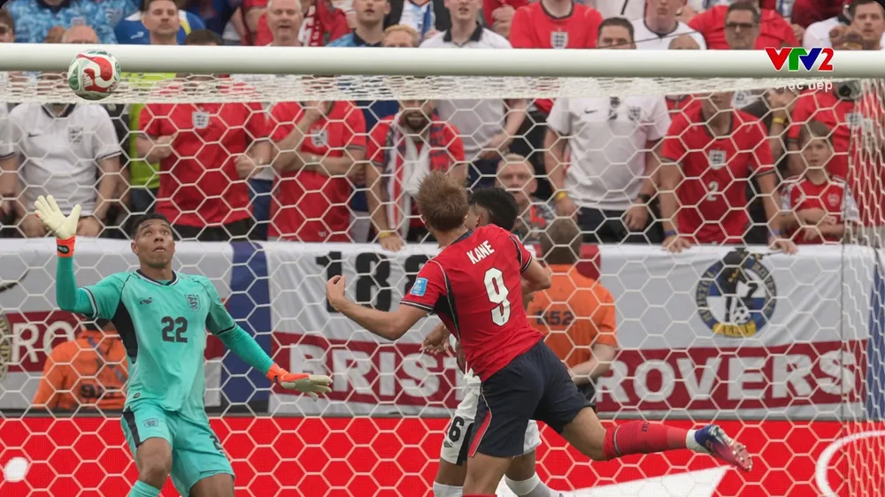 Ngôi sao Bellingham kiến tạo, Harry Kane đánh đầu cận thành giúp tuyển Anh dẫn trước 2-0