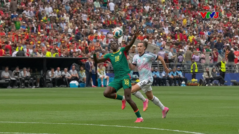 Hàng thủ Bỉ mắc sai lầm, Ismala Sarr hạ thủ môn Courtois giúp Senegal dẫn trước Bỉ tỷ số 2-0