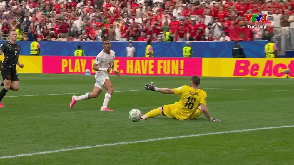 Brahim Diaz thọc khe, Rahimi dứt điểm chính xác, chấm dứt hy vọng của Canada bằng tỷ số 3-0 cho Morocco