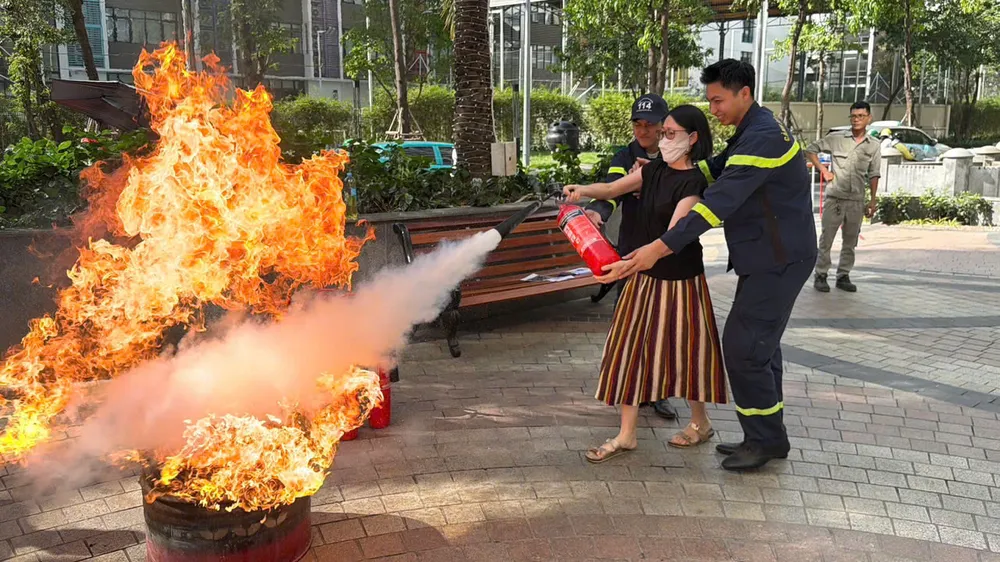 Thực hành chữa cháy