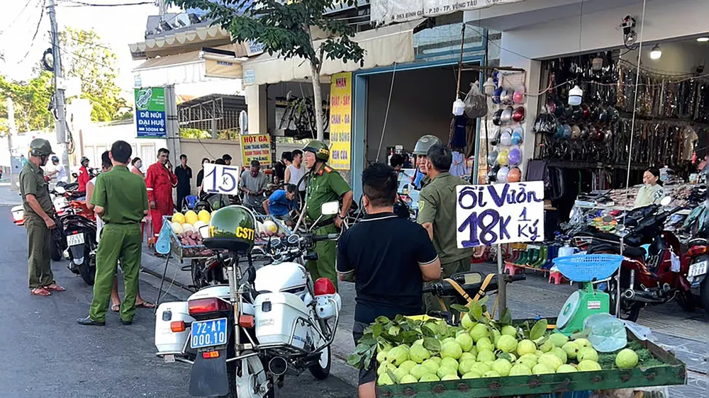 Phường Rạch Dừa siết chặt quản lý đô thị, xử lý xe hàng rong tự chế