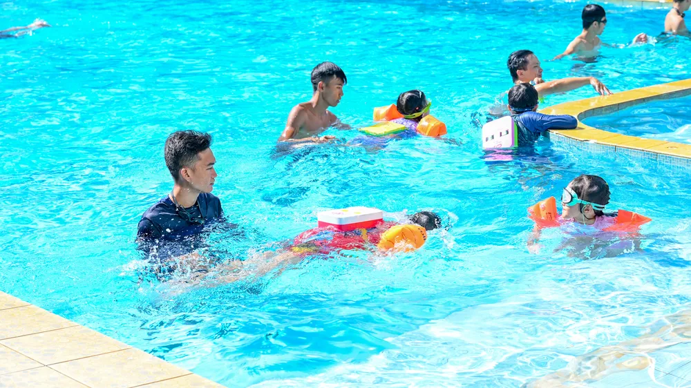 Công an TPHCM mở lớp huấn luyện kỹ năng phòng, chống đuối nước