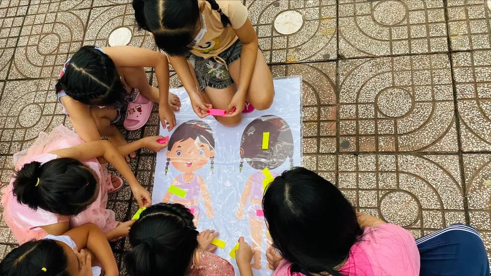 Không gian ảo, nỗi đau thật