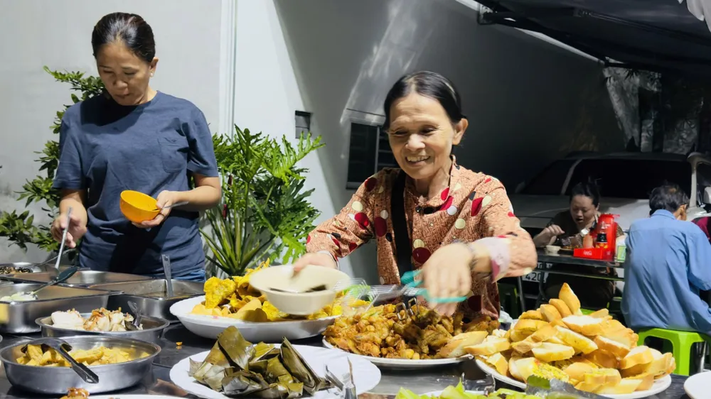 Buffet chay “tùy chọn” trả tiền