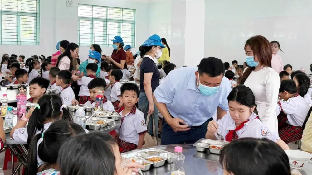 Quỹ trường, quỹ lớp: Cấm vẫn thu!