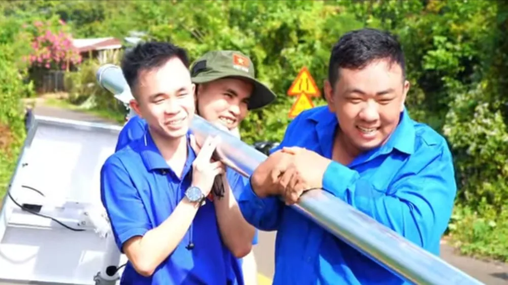 Dấu ấn sức trẻ trên những tuyến đường quê