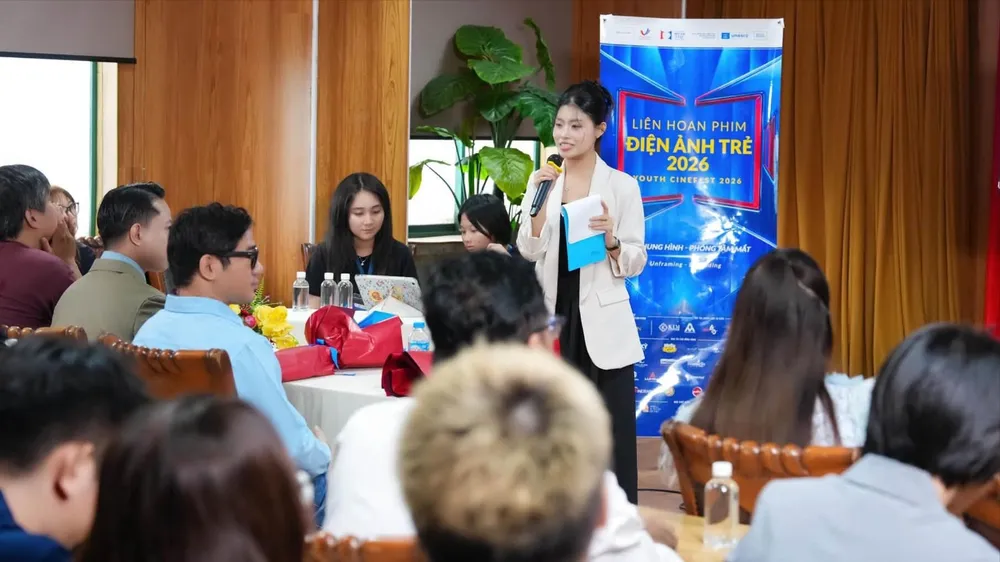 Từ sân chơi đến đường nghề