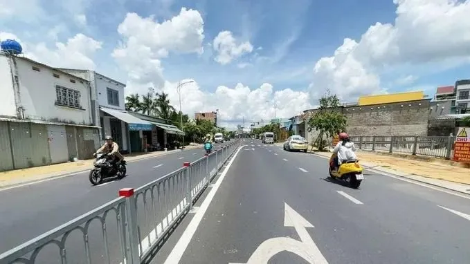 Rạch Bà Tiếng (phường An Lạc, TPHCM) được cải tạo kết hợp mở rộng đường. Ảnh: HOÀNG KIM