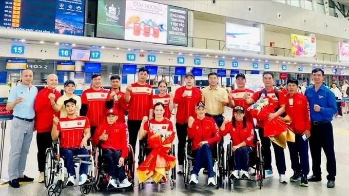 Các VĐV thể thao người khuyết tật Việt Nam lên đường đến với Asian Para Games 2026. Ảnh: HIỆP NGUYỄN