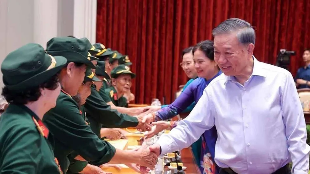 Luôn ghi nhớ công lao của những người đã cống hiến cho Tổ quốc