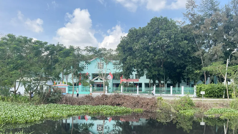 Kênh T10 đang ô nhiễm nặng