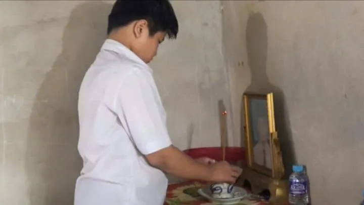 2 chị em mồ côi nương tựa ông bà nội già yếu
