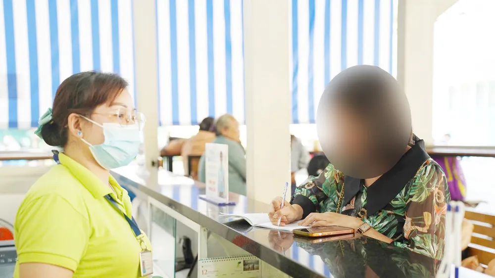Kiếm tiền thật từ nước mắt giả