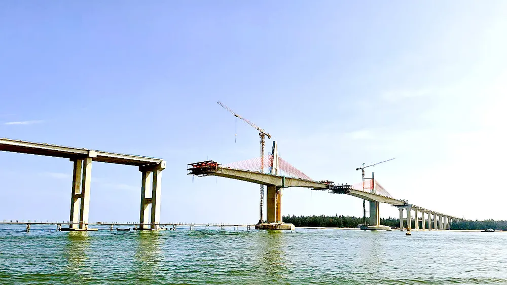 Rầm rộ những công trình trọng điểm - Bài 3: Nối sông dài, băng cửa biển