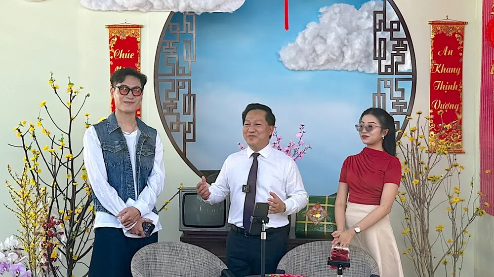 Hỗ trợ người dân lên sàn thương mại điện tử