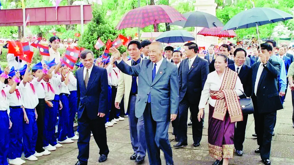 Chủ tịch Khamtay Siphandone: Nhà lãnh đạo xuất sắc của Lào, người bạn lớn của Việt Nam