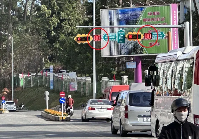 Tháo “điểm nghẽn” biển báo giao thông