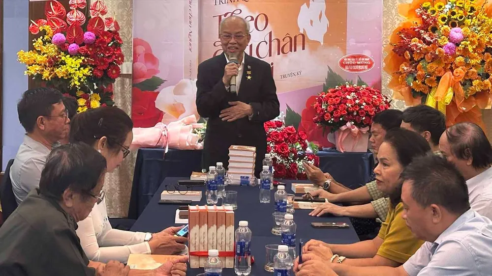 Một đời theo dấu chân Người