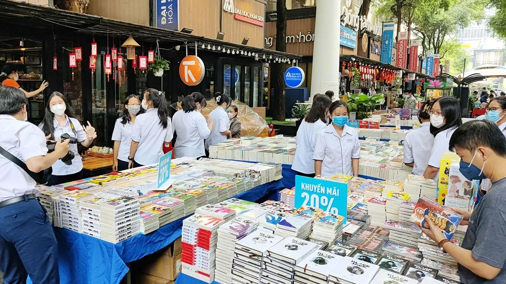 Cẩn trọng khi làm sách cho trẻ nhỏ