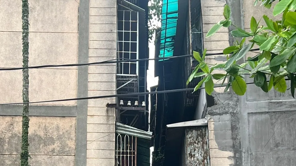 Sống nơm nớp trong các chung cư nghiêng