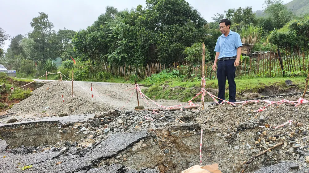 Đường xuống cấp, hiểm nguy rình rập