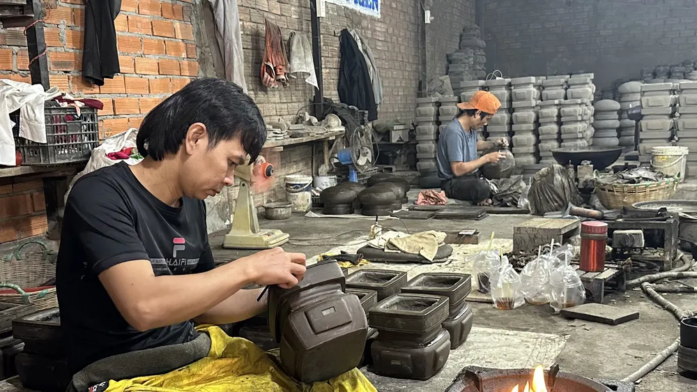 Tất bật làng nghề đúc lư đồng An Hội
