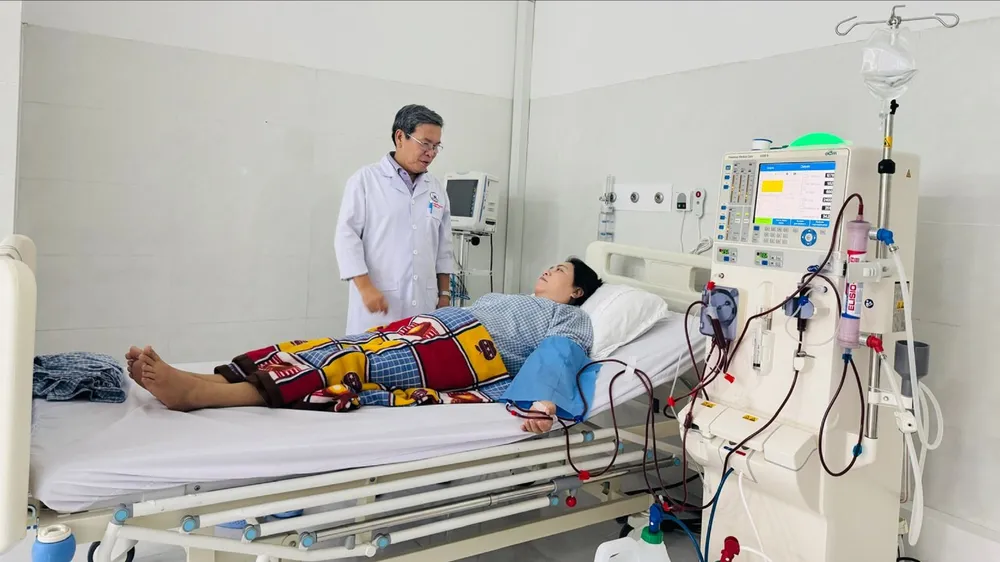 Đưa kỹ thuật chạy thận nhân tạo ra Côn Đảo