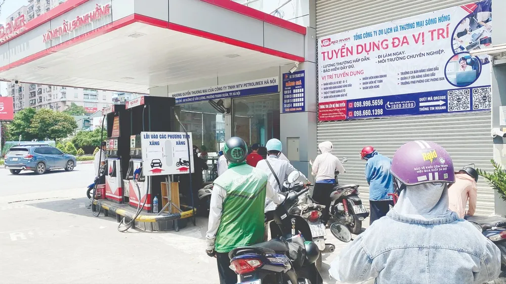 Triển khai bán xăng sinh học E10 trên toàn quốc: Chuyển đổi xanh cần đi cùng đồng thuận xã hội
