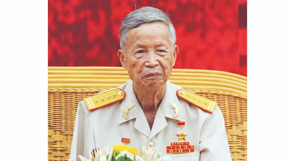 Đại tá - Anh hùng Lực lượng vũ trang nhân dân La Văn Cầu. ẢNH: Quân khu 2
