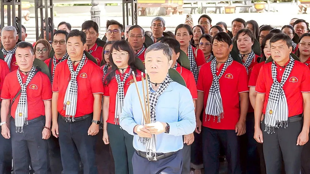 Chương trình về nguồn “Hành trình tri ân - Về miền đất lửa”: Để mỗi trang viết thêm góc nhìn sâu sắc, nhân văn