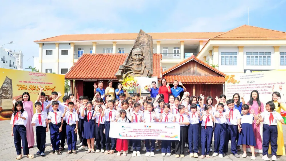 Kỷ niệm 81 năm Cách mạng Tháng Tám (19-8-1945 - 19-8-2026): Mùa thu giữa lòng thành phố