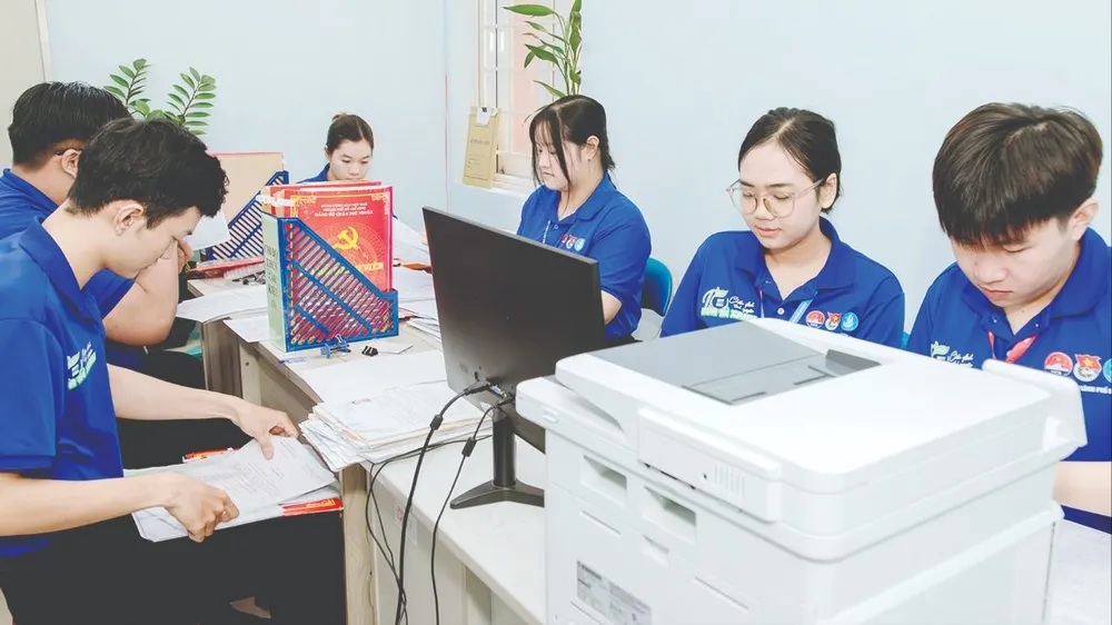 Bản lĩnh người trẻ trước ma trận thông tin số